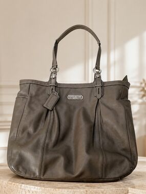 COACH Leather Tote Bag in Dark Brown
